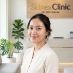 Wanita Indonesia dengan glass skin glowing ala K-Beauty di Skinex Clinic Bintaro
